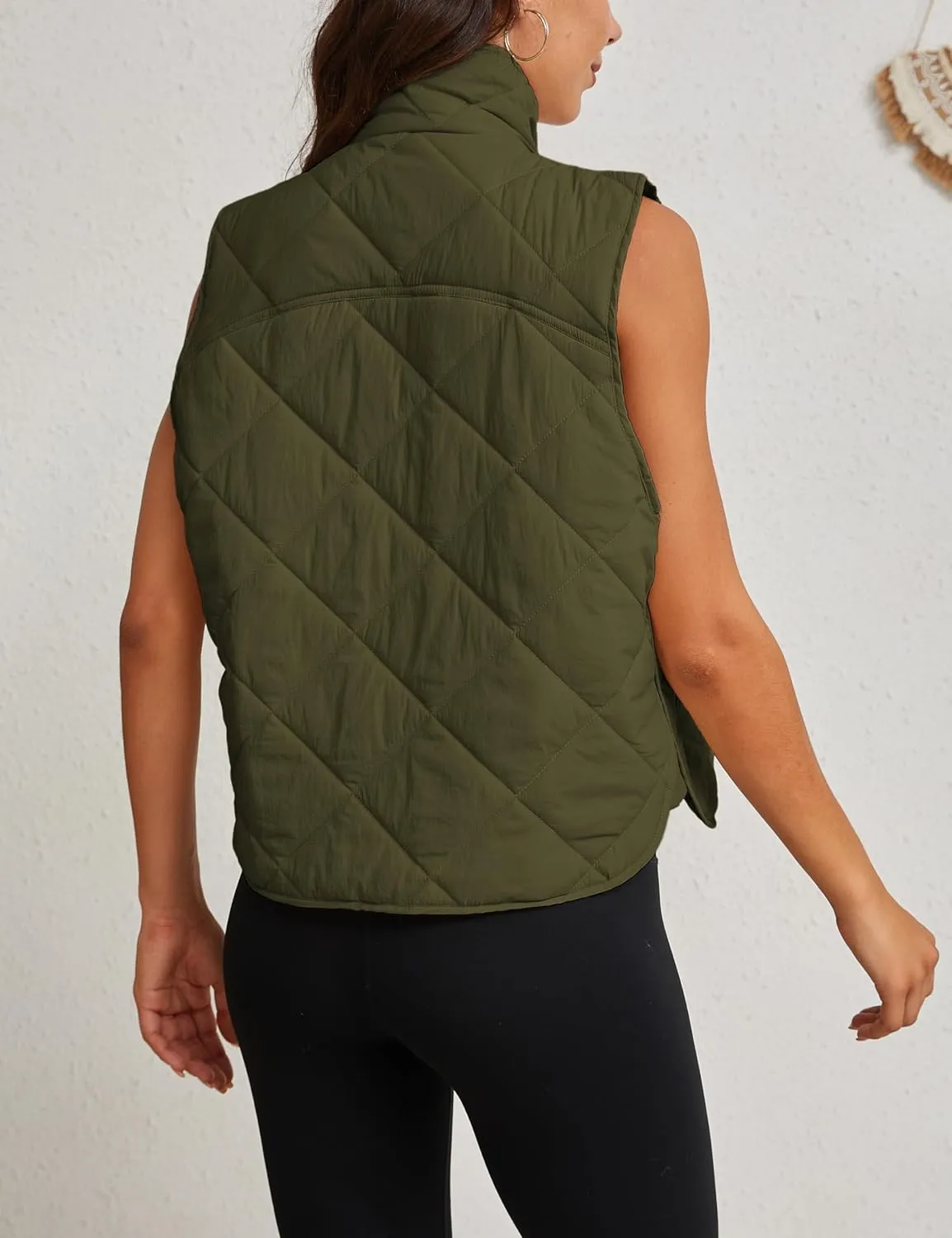 Zhiyouni Women's Quilted Puffer Vest Stand Collar Lightweight Button Down Padded Gilet with Pockets